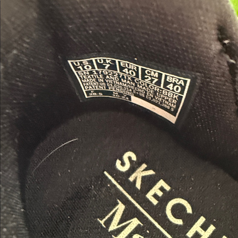 Skechers Women’s Martha Stewart Black slim fit Slip Ons Size 10 EUC and so comfy - Picture 2 of 3